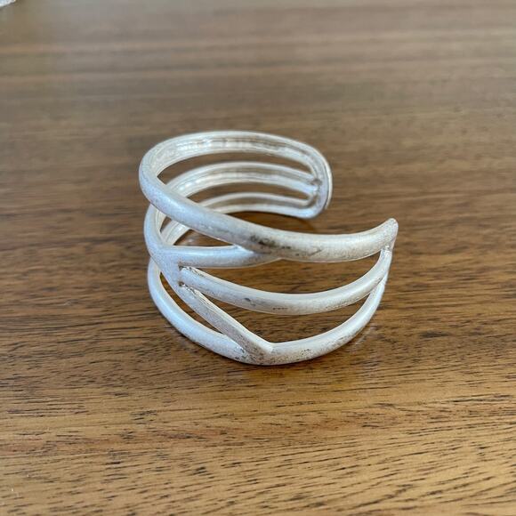 Silver Tone Adjustable Cuff Bracelet Fashion Costume Wavy Lined - Picture 3 of 4